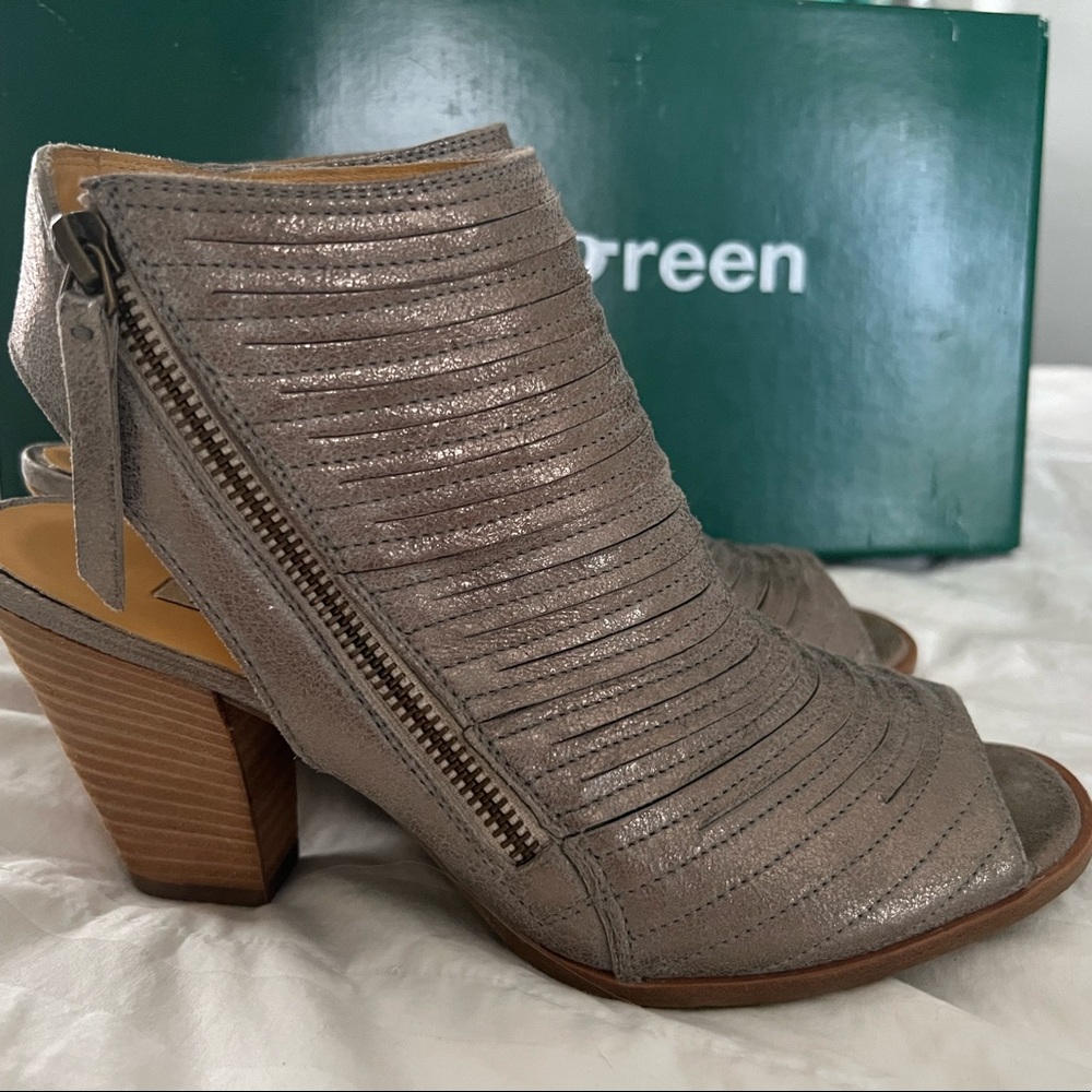 Wedge shoes